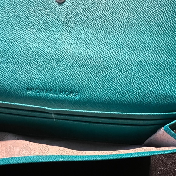 MICHAEL KORS Teal Wallet - Picture 5 of 5